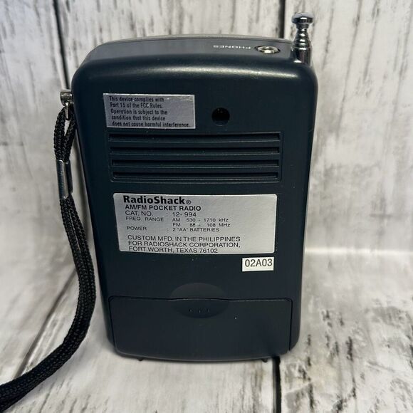 Radio Shack Portable Compact Pocket Radio, Model 12-994 - Picture 6 of 7